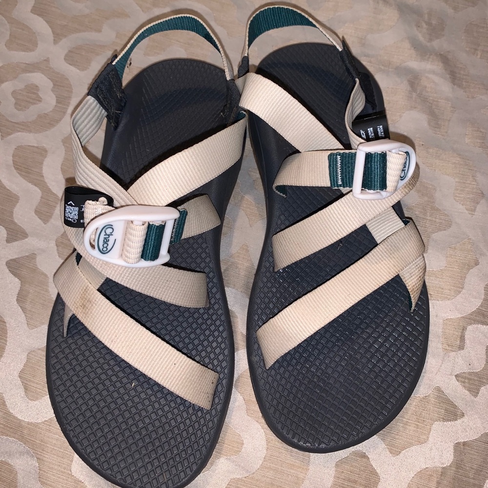 Women’s Chaco Cloud size 9 adjustable sandal